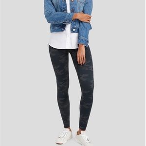 SPANX Look At Me Now Camo Leggings